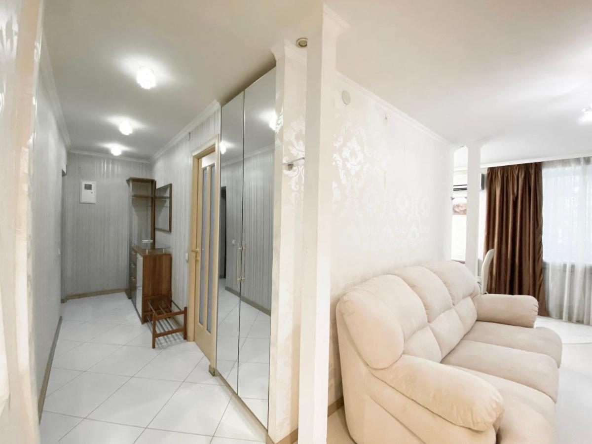 Beautiful 1-Bedroom Near Most City Center Dnipro Exterior photo