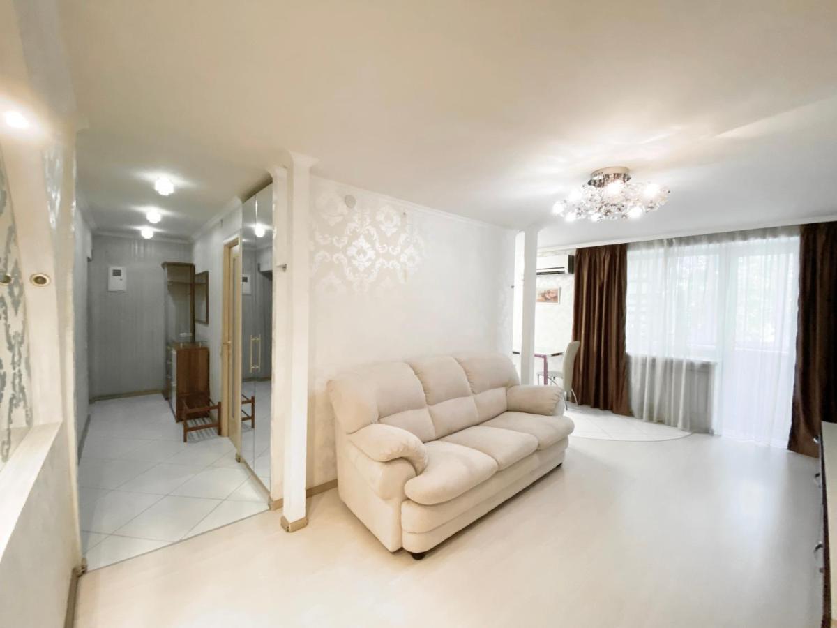 Beautiful 1-Bedroom Near Most City Center Dnipro Exterior photo