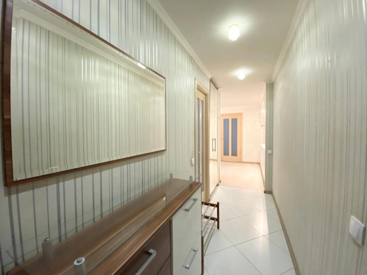 Beautiful 1-Bedroom Near Most City Center Dnipro Exterior photo