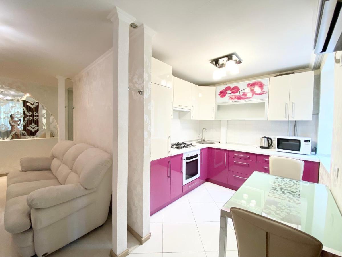 Beautiful 1-Bedroom Near Most City Center Dnipro Exterior photo