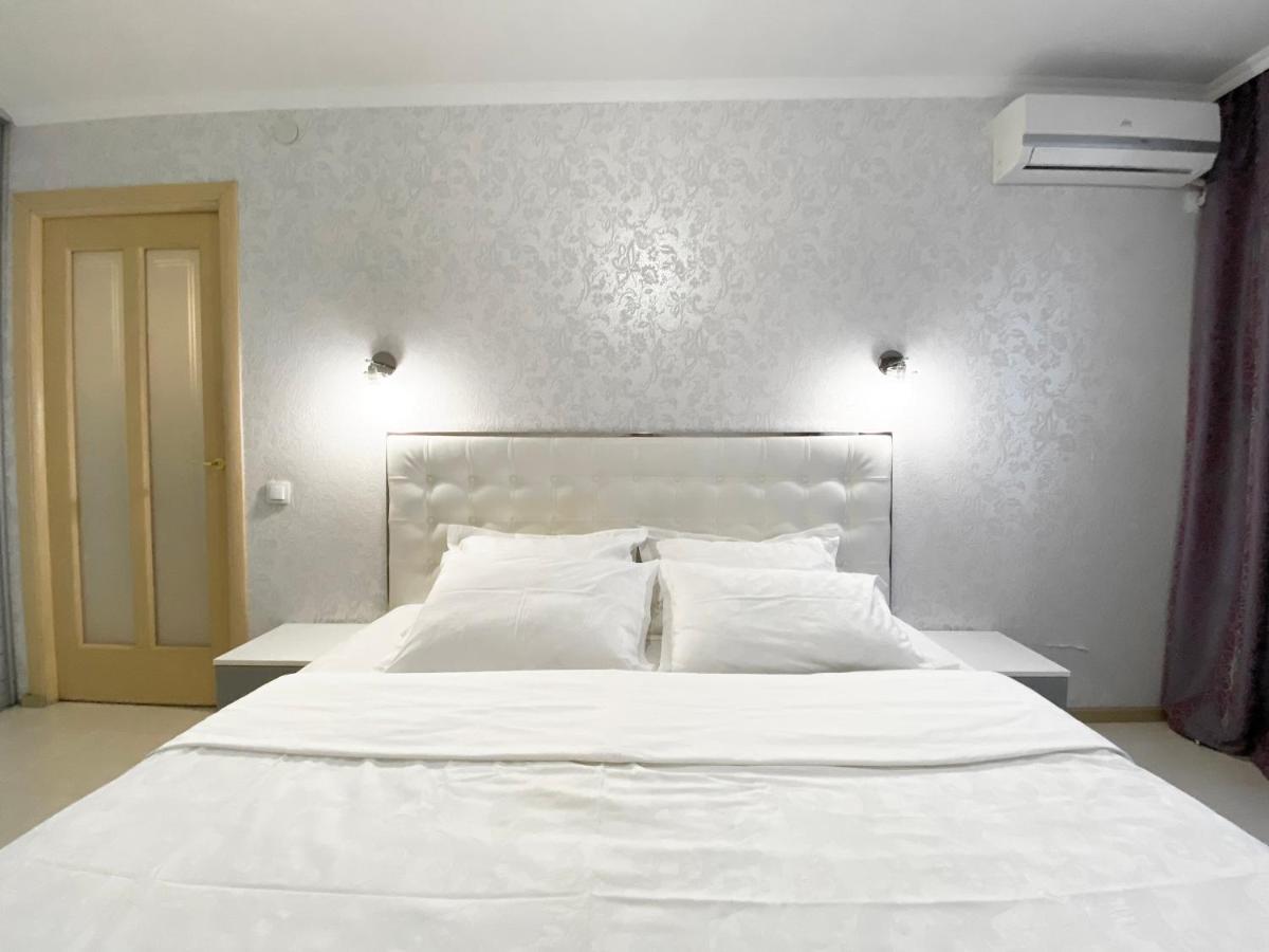 Beautiful 1-Bedroom Near Most City Center Dnipro Exterior photo
