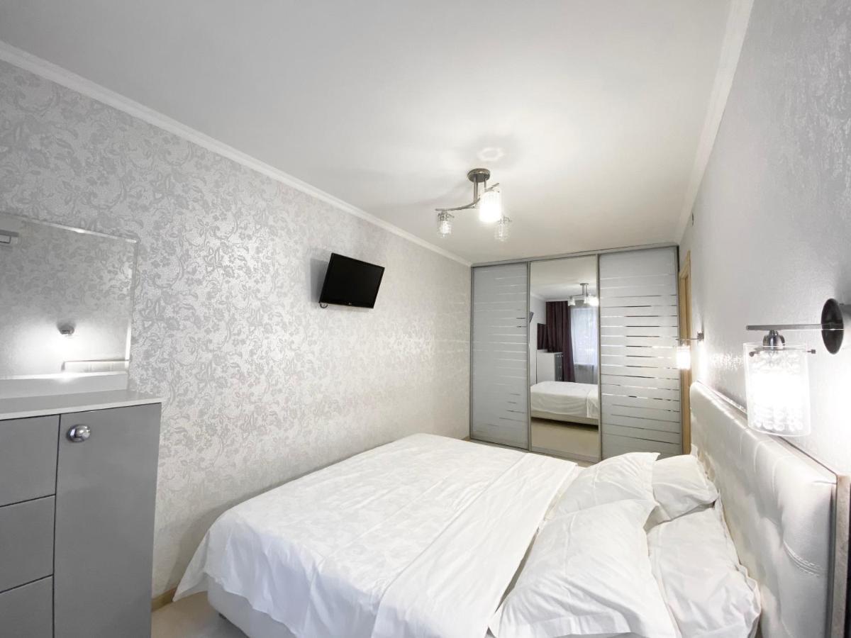 Beautiful 1-Bedroom Near Most City Center Dnipro Exterior photo