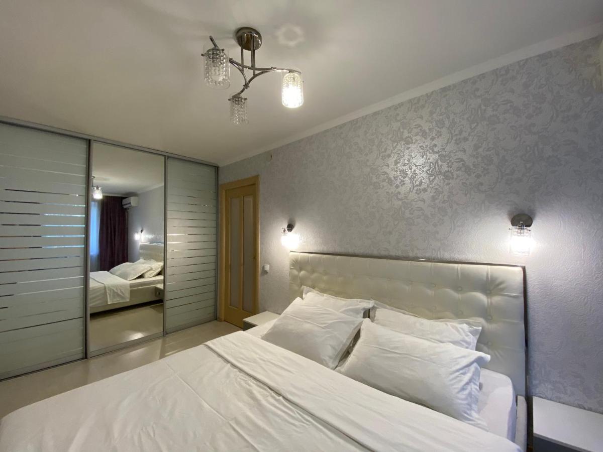 Beautiful 1-Bedroom Near Most City Center Dnipro Exterior photo